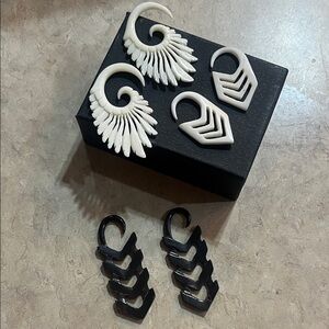 6 gauge Earrings Set